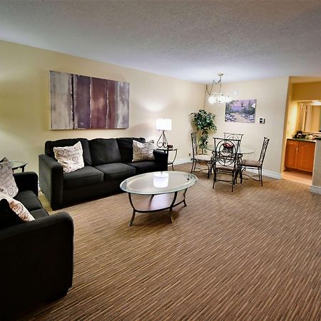 Ramada By Wyndham Jacksonville Hotel & Conference Center Exteriör bild