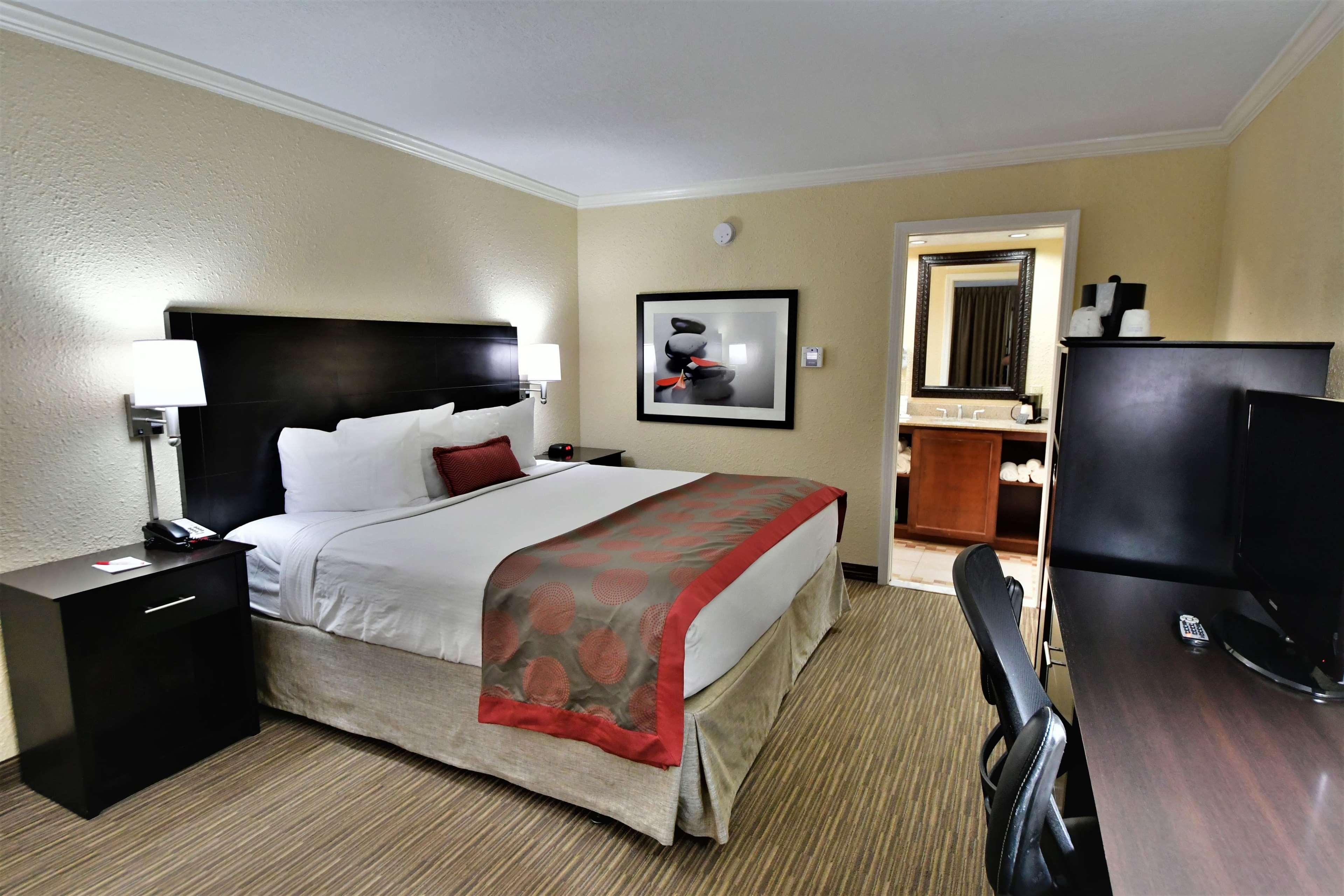 Ramada By Wyndham Jacksonville Hotel & Conference Center Exteriör bild