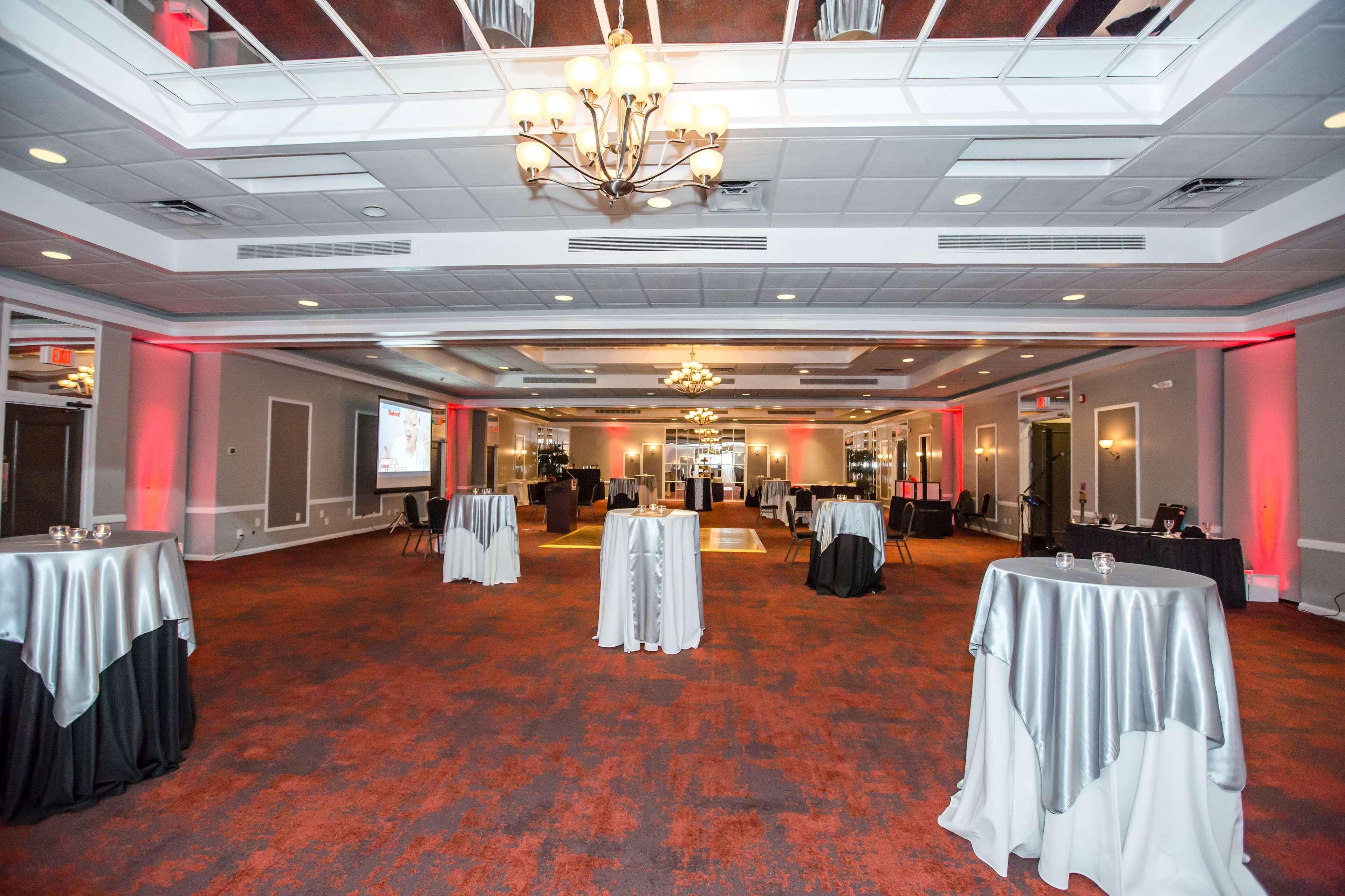 Ramada By Wyndham Jacksonville Hotel & Conference Center Exteriör bild