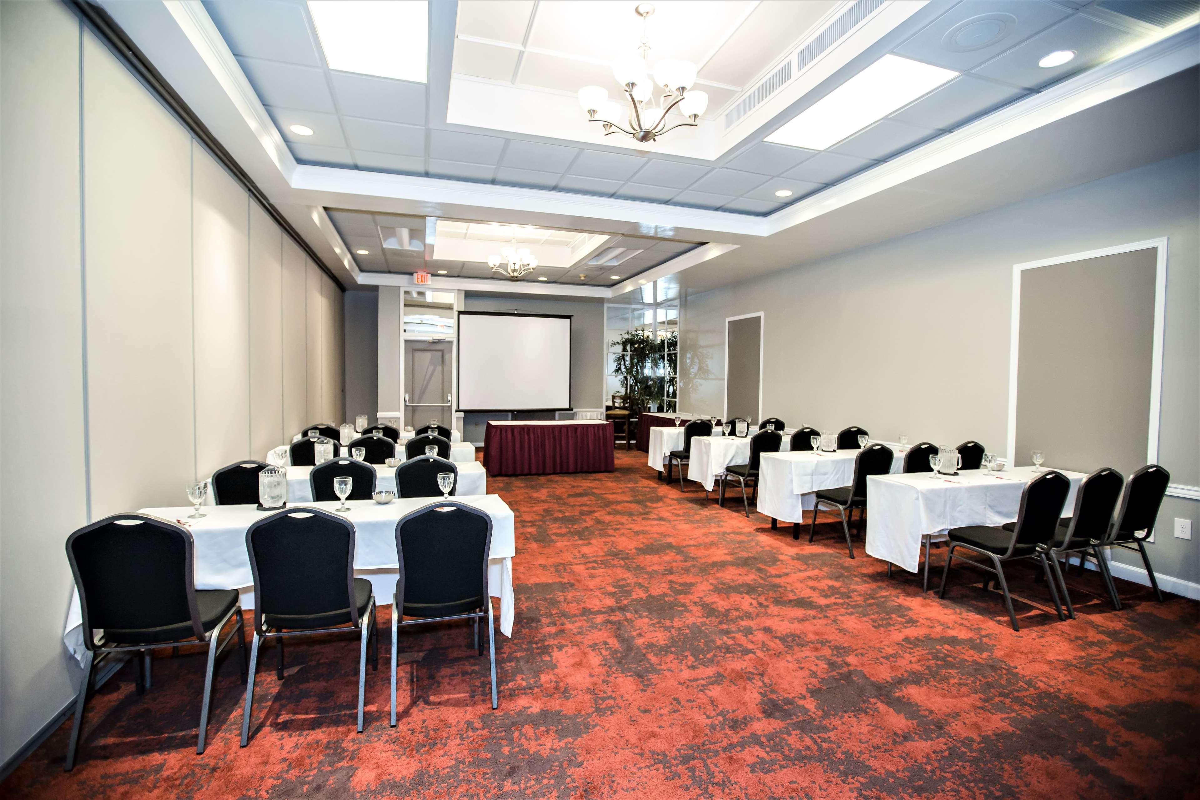 Ramada By Wyndham Jacksonville Hotel & Conference Center Exteriör bild