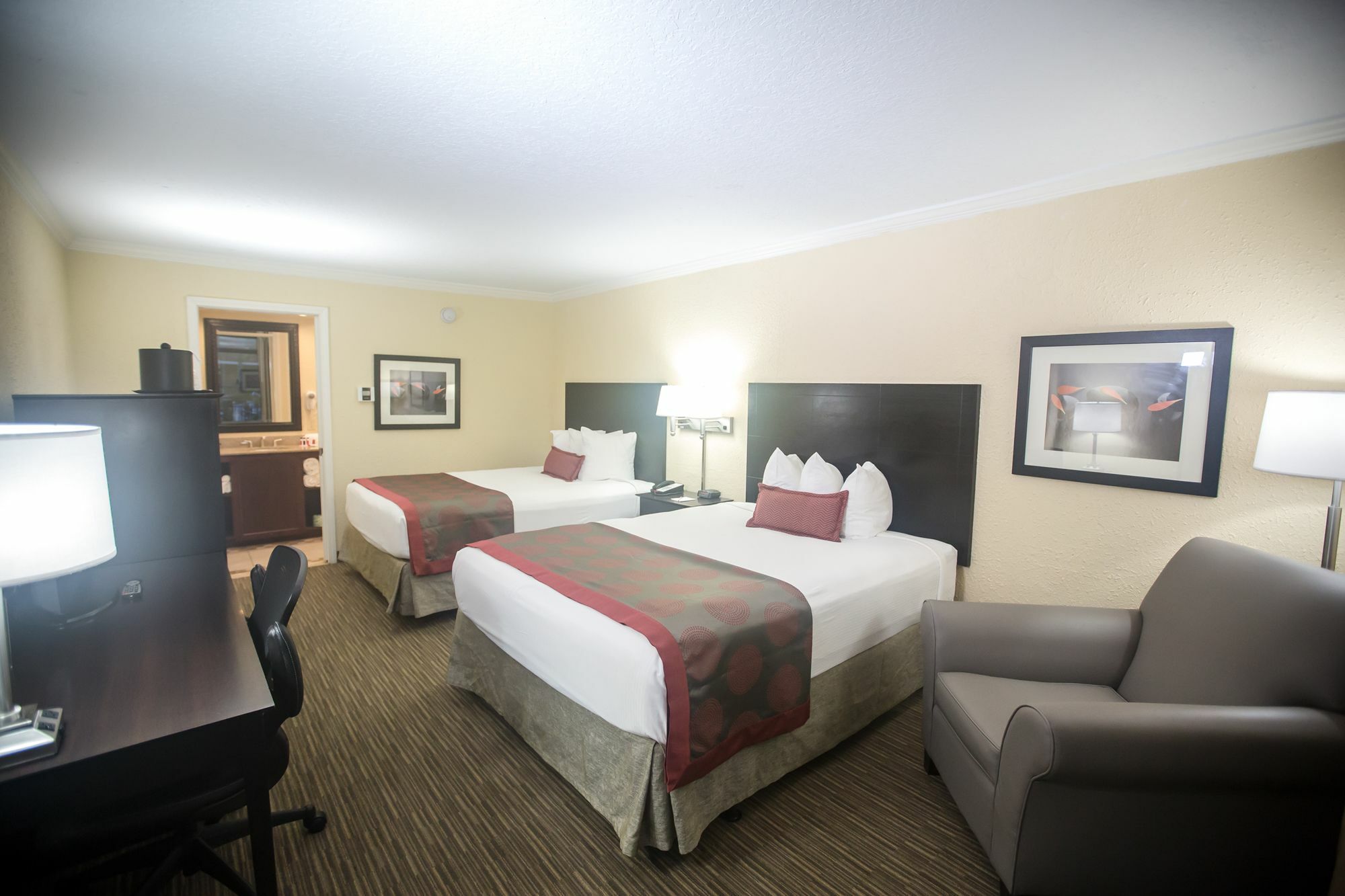 Ramada By Wyndham Jacksonville Hotel & Conference Center Exteriör bild