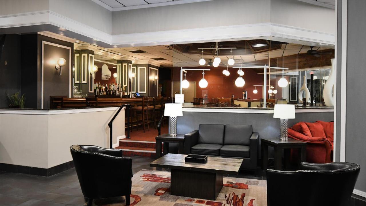 Ramada By Wyndham Jacksonville Hotel & Conference Center Exteriör bild