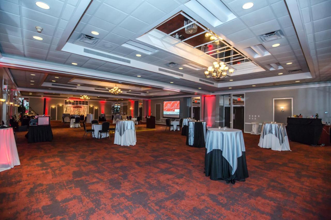 Ramada By Wyndham Jacksonville Hotel & Conference Center Exteriör bild