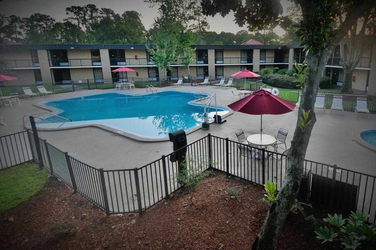 Ramada By Wyndham Jacksonville Hotel & Conference Center Exteriör bild